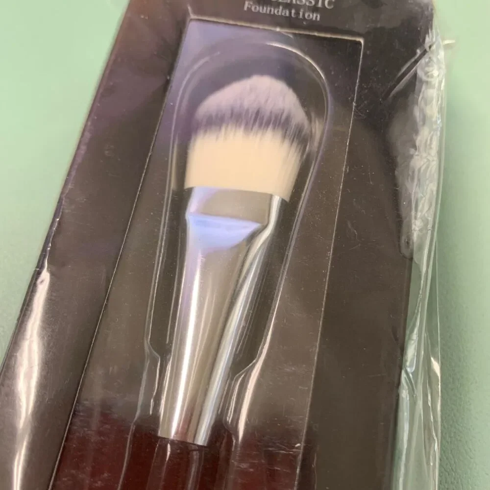 NEW in Box Flat & Round Foundation Brush Soft Bristles Makeup Tool